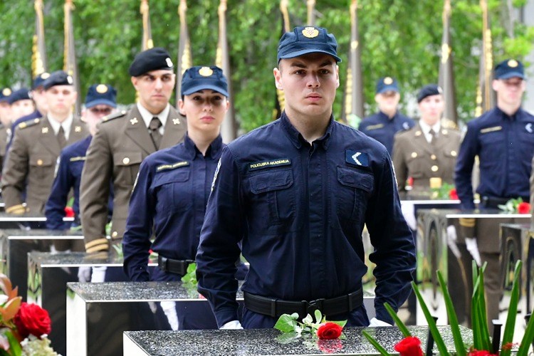 Slika /2025/4/bljesak_nasl_cest.jpg