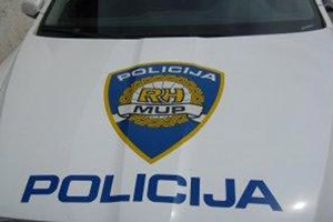 Slika /PU_PG/auto_policija06.jpg