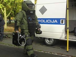 Slika A1_WEB_ILUSTRACIJE/NASILJE_ORUZJE_NAPADI/protueksplozijski_ilustracija2.jpg
