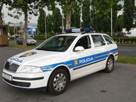 Slika A1_WEB_ILUSTRACIJE/POLICIJA_ILUSTRACIJE/auto_policija5.jpg