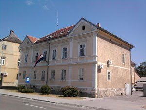 Slika PU_KA/Slike/Zgrade_policijskih_postaja/Zgrada_PP_Ogulin.jpg