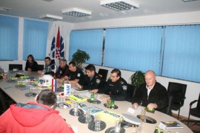 Ministarstvo unutarnjih poslova Republike Hrvatske - PRIOPĆENJE -  odigravanje nogometne utakmice HNK Hajduk - HNK Rijeka