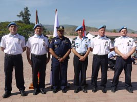 Slika topvijesti/2012/kolovoz/Istocni_Timor_nagrdeni-policajci-Tx.jpg