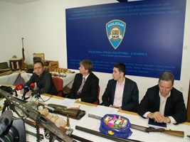 Slika topvijesti/2013/studeni/oruzje_krapina.jpg