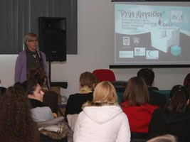 Slika topvijesti/2013/studeni/sibenik_2_djevojcice000.jpg