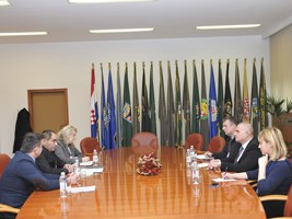 Slika topvijesti/2013/veljaca/romibjelovar1.jpg