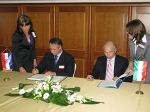 Slika topvijesti/listopad08/3Salzforum.jpg