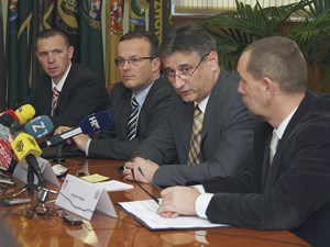Slika topvijesti/prosinac08/Presica_karamarko1.jpg