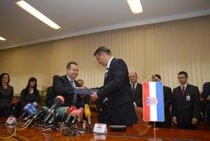 Slika topvijesti/prosinac08/ministarRS_HRm.jpg