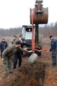 Slika topvijesti/sijecanj08/webslunj,17.01.2008.bomba.jpg