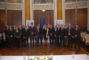Slika topvijesti/studeni08/delegacijeUEmala.jpg